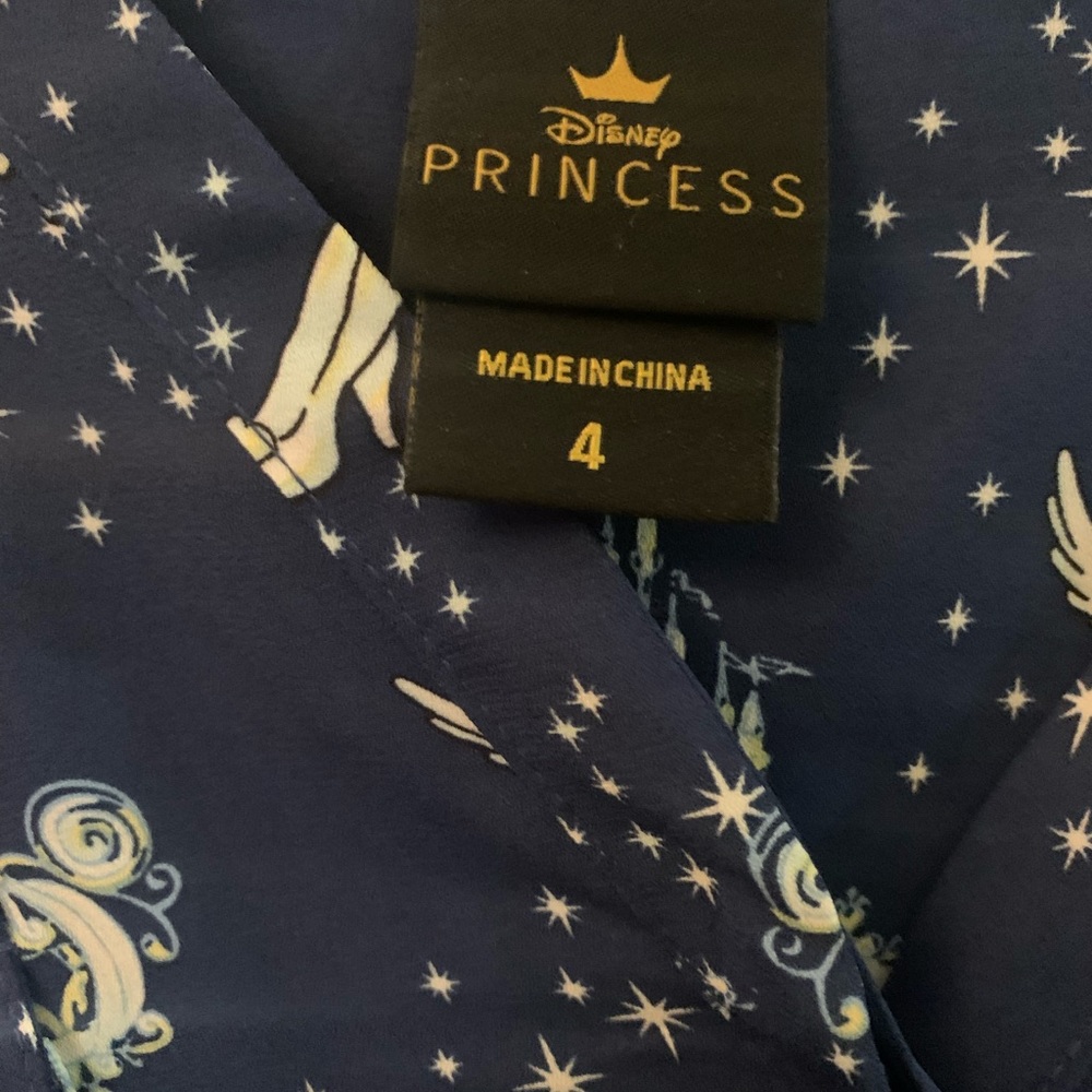 Torrid blouse size 4 Disney collection Cinderella